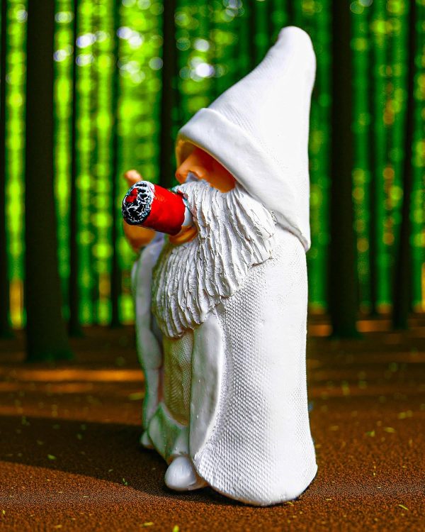 Leverse Middle Finger Decor Statue, 5.9in Naughty Smoking Wizard Dwarf- Funny Garden Gnomes Outdoor Decorations for Lawn Patio Yard Home Decor Easter Halloween - Image 6